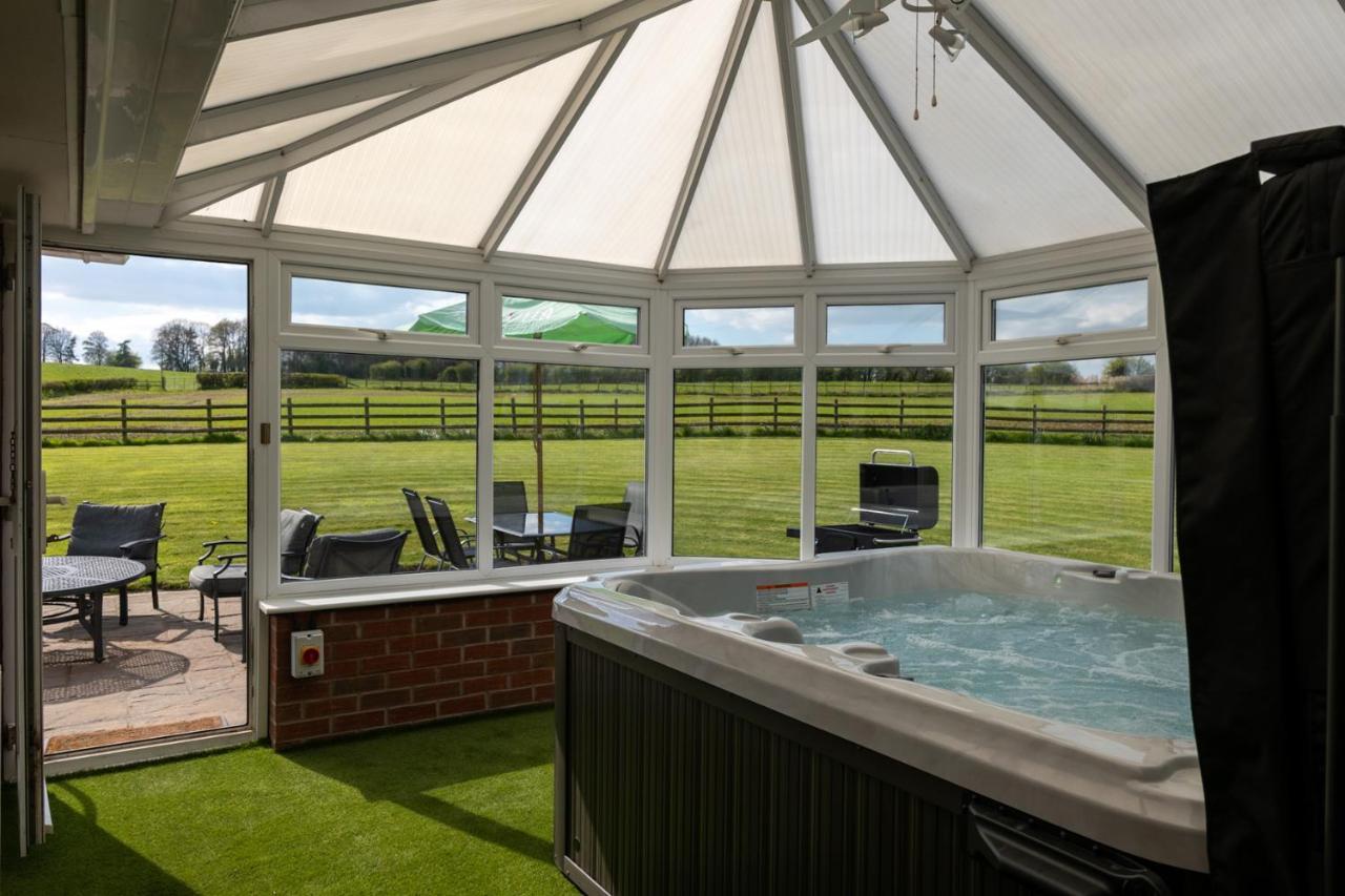 Tixall Manor Farm 스태퍼드 외부 사진
